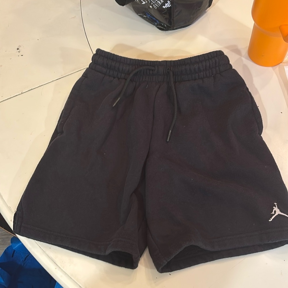 🌸 Micheal jordan shorts with his signature